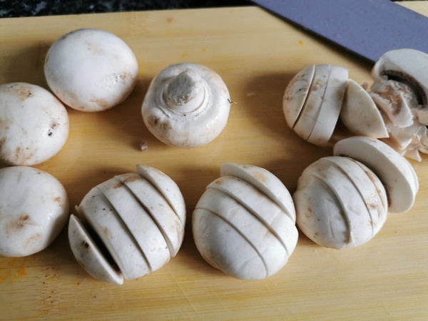 口蘑炒肉片的做法-酸辣味炒菜譜-易網健康養生網 口蘑炒肉片的做法-酸辣味炒菜譜