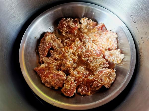 粉蒸排骨的做法-家常味蒸菜譜-易網健康養生網 粉蒸排骨的做法-家常味蒸菜譜