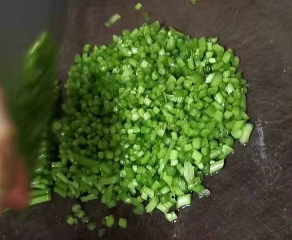 酸辣紅薯葉梗的做法-酸辣味炒菜譜-易網(wǎng)健康養(yǎng)生網(wǎng) 酸辣紅薯葉梗的做法-酸辣味炒菜譜