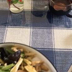 腐竹木耳炒雞肉的做法-咸鮮味炒菜譜