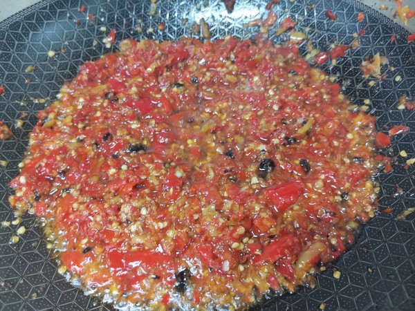 家常版剁椒魚(yú)頭的做法-香辣味蒸菜譜-易網(wǎng)健康養(yǎng)生網(wǎng) 家常版剁椒魚(yú)頭的做法-香辣味蒸菜譜