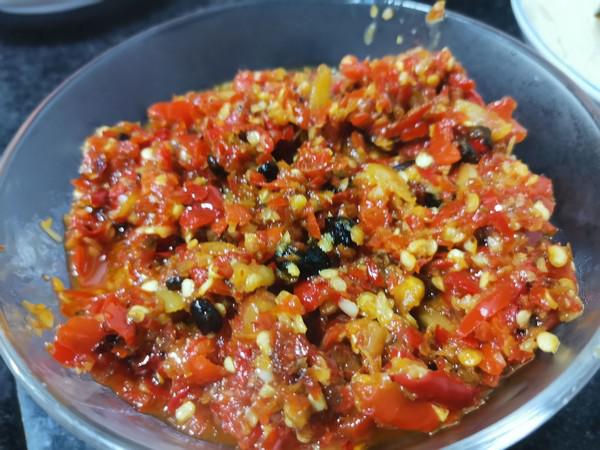 家常版剁椒魚(yú)頭的做法-香辣味蒸菜譜-易網(wǎng)健康養(yǎng)生網(wǎng) 家常版剁椒魚(yú)頭的做法-香辣味蒸菜譜