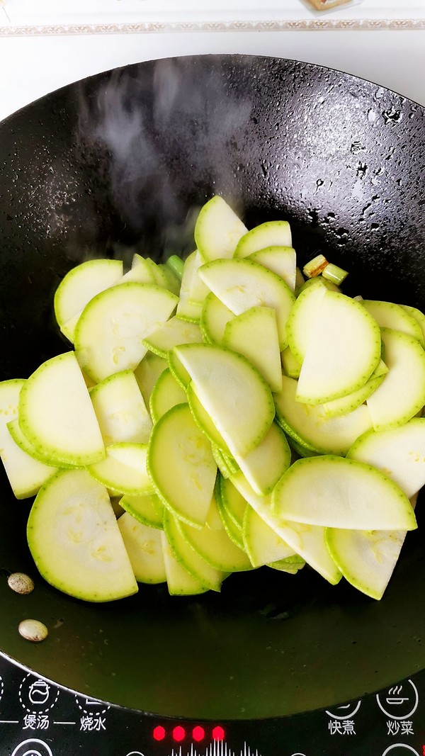 角瓜炒蝦米的做法-咸鮮味炒菜譜-易網健康養生網 角瓜炒蝦米的做法-咸鮮味炒菜譜