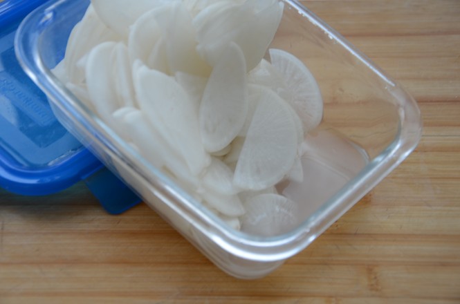 辣椒圈白蘿卜泡菜的做法-酸辣味泡菜譜-易網健康養生網 辣椒圈白蘿卜泡菜的做法-酸辣味泡菜譜