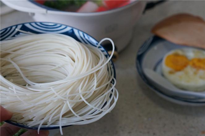 蝦仁蟹棒鮮湯粉的做法-家常味煮菜譜