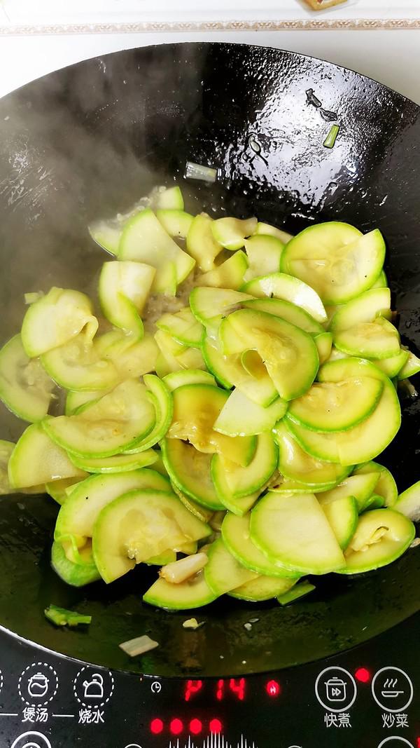 角瓜炒蝦米的做法-咸鮮味炒菜譜-易網健康養生網 角瓜炒蝦米的做法-咸鮮味炒菜譜