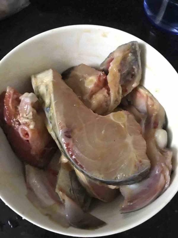 砂鍋魚頭煲的做法-家常味焗菜譜-易網<a href=http://www.xllyou.com/ target=_blank class=infotextkey>健康養生</a>網 砂鍋魚頭煲的做法-家常味焗菜譜