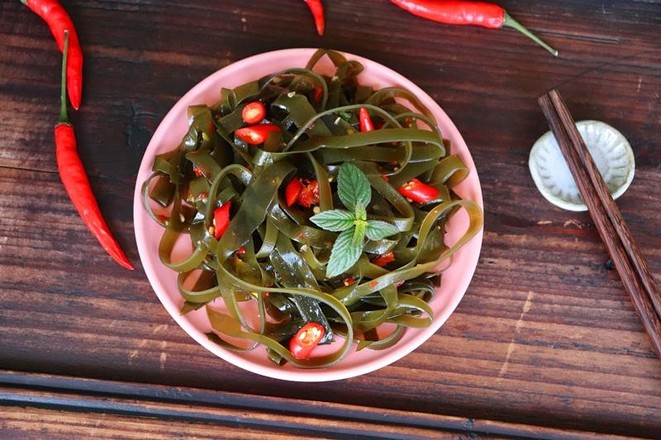 涼拌海帶絲的做法-香辣味拌菜譜-易網(wǎng)健康養(yǎng)生網(wǎng) 涼拌海帶絲的做法-香辣味拌菜譜