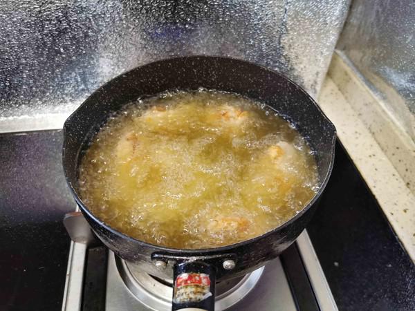 香酥炸雞翅的做法-咸鮮味炸菜譜-易網健康養生網 香酥炸雞翅的做法-咸鮮味炸菜譜