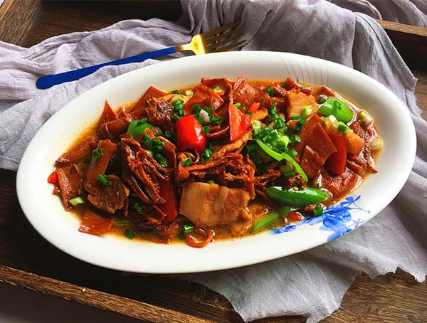 五花肉燒魷魚的做法-咸鮮味燒菜譜-易網健康養生網 五花肉燒魷魚的做法-咸鮮味燒菜譜