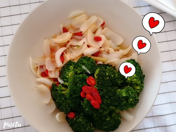 百合炒西蘭花的做法-咸鮮味炒菜譜