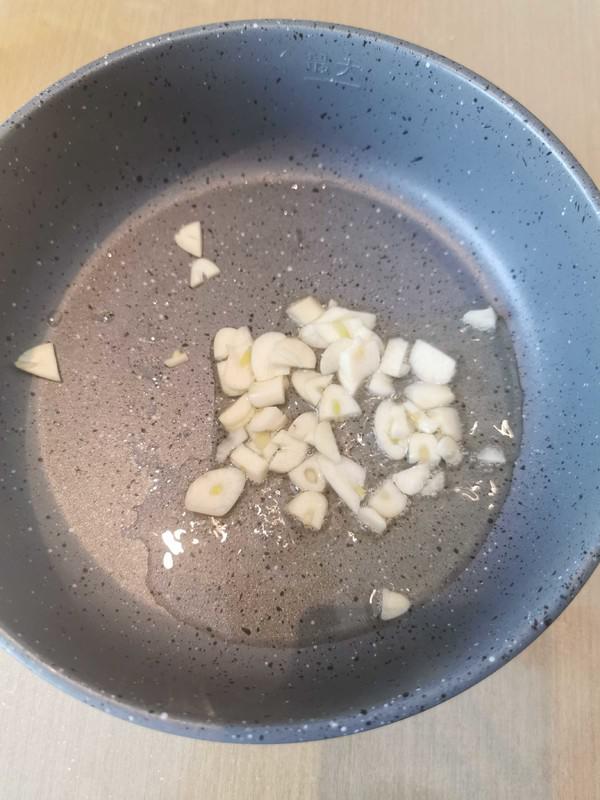 蒜炒油麥菜的做法-咸鮮味炒菜譜-易網<a href=http://www.xllyou.com/ target=_blank class=infotextkey>健康養生</a>網 蒜炒油麥菜的做法-咸鮮味炒菜譜