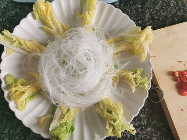 蒜蓉粉絲蒸娃娃菜的做法-蒜香味蒸菜譜-易網健康養生網 蒜蓉粉絲蒸娃娃菜的做法-蒜香味蒸菜譜