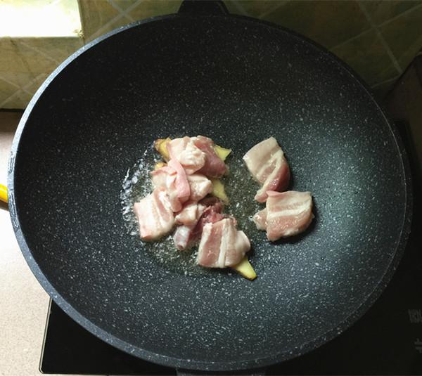 五花肉燒魷魚的做法-咸鮮味燒菜譜-易網健康養生網 五花肉燒魷魚的做法-咸鮮味燒菜譜