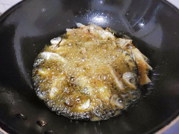 香酥鯽魚仔的做法-香辣味炸菜譜-易網健康養生網 香酥鯽魚仔的做法-香辣味炸菜譜