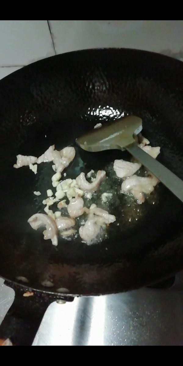 西芹木耳炒百合的做法-家常味炒菜譜-易網(wǎng)健康養(yǎng)生網(wǎng) 西芹木耳炒百合的做法-家常味炒菜譜