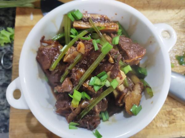 紅燒牛小排的做法-家常味燉菜譜-易網健康養生網 紅燒牛小排的做法-家常味燉菜譜