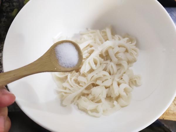 西芹涼拌牛百葉的做法-家常味拌菜譜-易網健康養生網 西芹涼拌牛百葉的做法-家常味拌菜譜