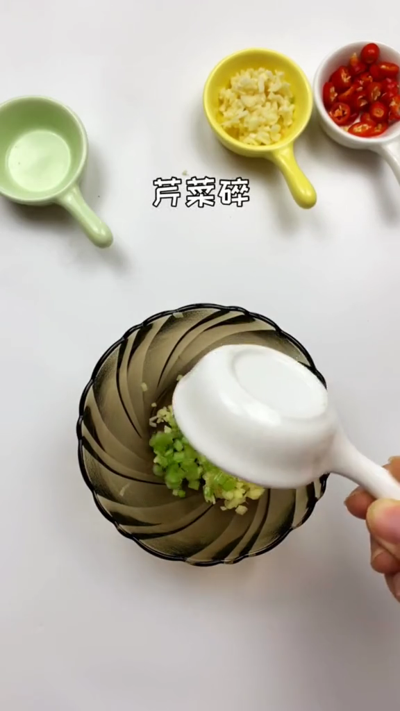 涼拌藕片的做法-家常味拌菜譜