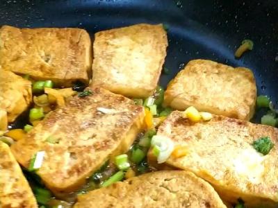 香煎北豆腐的做法-家常味煎菜譜
