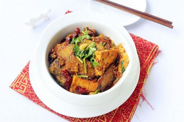 帶魚燉豆腐的做法-家常味燉菜譜-易網健康養生網 帶魚燉豆腐的做法-家常味燉菜譜