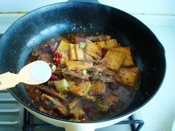 帶魚燉豆腐的做法-家常味燉菜譜-易網健康養生網 帶魚燉豆腐的做法-家常味燉菜譜