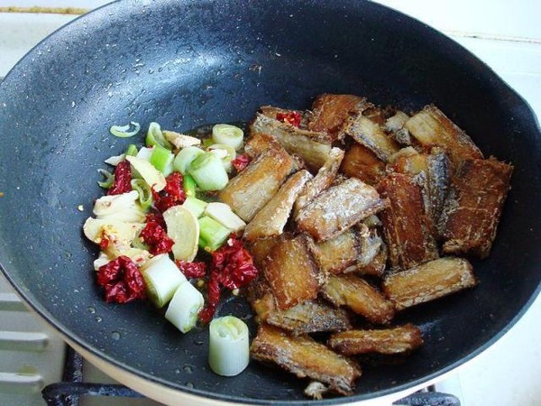 帶魚燉豆腐的做法-家常味燉菜譜-易網健康養生網 帶魚燉豆腐的做法-家常味燉菜譜