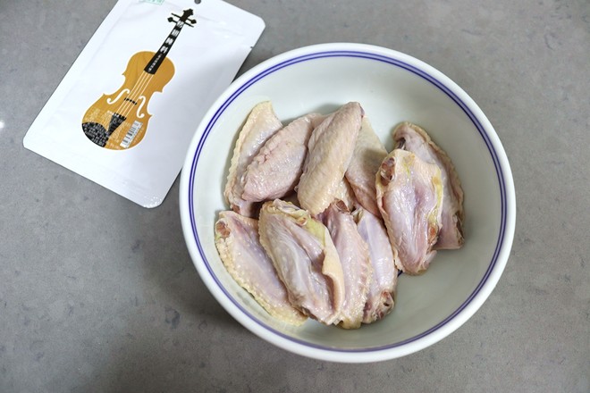 泰式香辣烤雞翅的做法-香辣味烤菜譜-易網<a href=http://www.xllyou.com/ target=_blank class=infotextkey>健康養生</a>網 泰式香辣烤雞翅的做法-香辣味烤菜譜