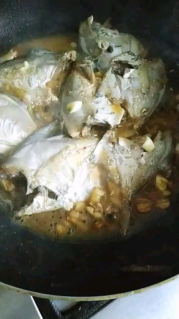 香燜小海魚的做法-咸鮮味燜菜譜-易網健康養生網 香燜小海魚的做法-咸鮮味燜菜譜