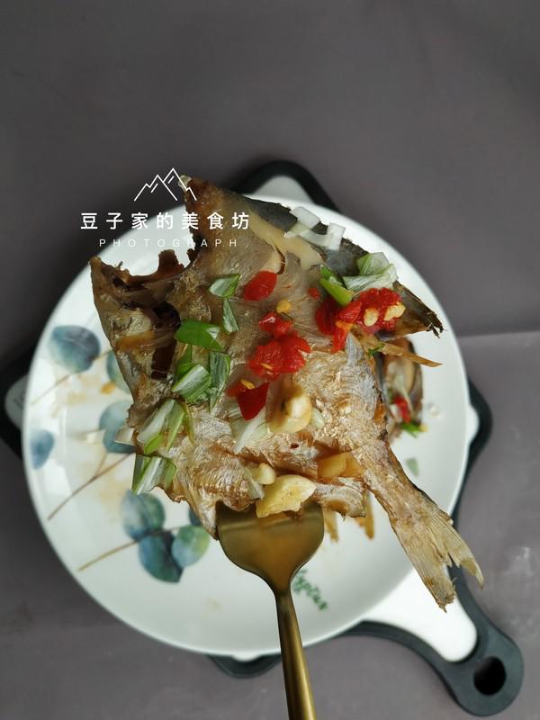 香燜小海魚的做法-咸鮮味燜菜譜-易網健康養生網 香燜小海魚的做法-咸鮮味燜菜譜