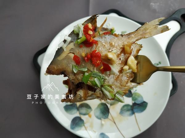 香燜小海魚的做法-咸鮮味燜菜譜-易網健康養生網 香燜小海魚的做法-咸鮮味燜菜譜