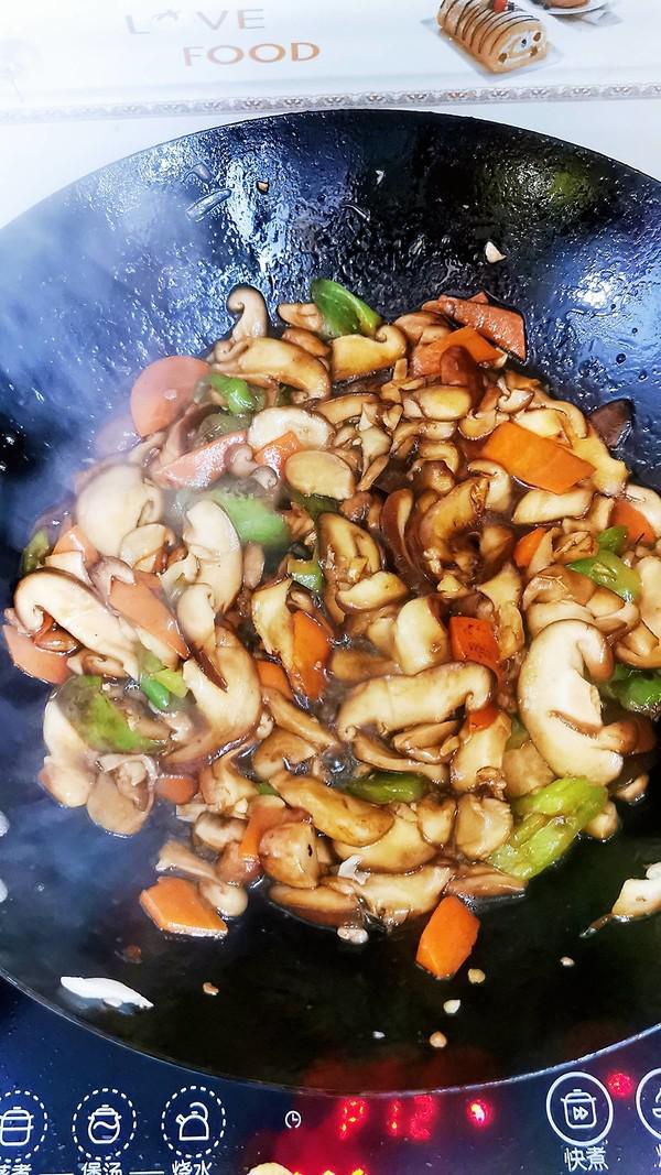 素炒香菇的做法-咸鮮味炒菜譜-易網(wǎng)健康養(yǎng)生網(wǎng) 素炒香菇的做法-咸鮮味炒菜譜