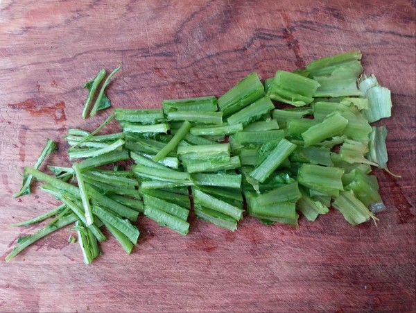 爽脆萵筍莖的做法-咸鮮味炒菜譜-易網(wǎng)健康養(yǎng)生網(wǎng) 爽脆萵筍莖的做法-咸鮮味炒菜譜