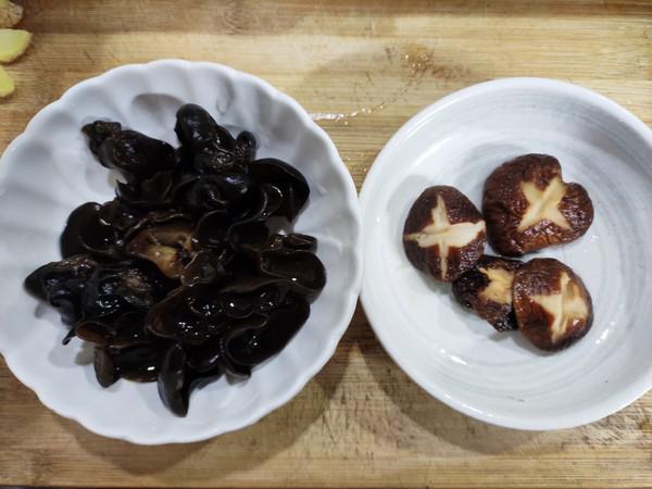 香菇木耳蒸雞的做法-咸鮮味蒸菜譜