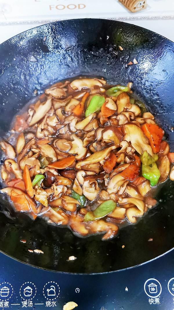 素炒香菇的做法-咸鮮味炒菜譜-易網(wǎng)健康養(yǎng)生網(wǎng) 素炒香菇的做法-咸鮮味炒菜譜