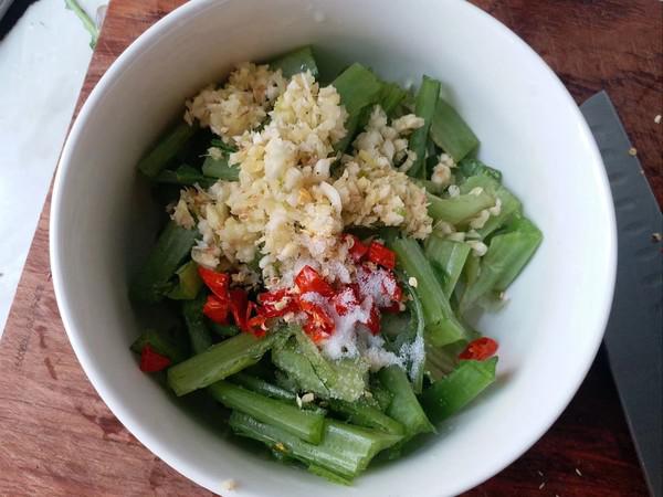 爽脆萵筍莖的做法-咸鮮味炒菜譜-易網(wǎng)健康養(yǎng)生網(wǎng) 爽脆萵筍莖的做法-咸鮮味炒菜譜