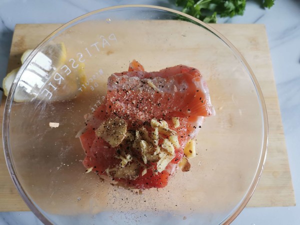 炸三文魚排的做法-咸鮮味炸菜譜-易網(wǎng)健康養(yǎng)生網(wǎng) 炸三文魚排的做法-咸鮮味炸菜譜