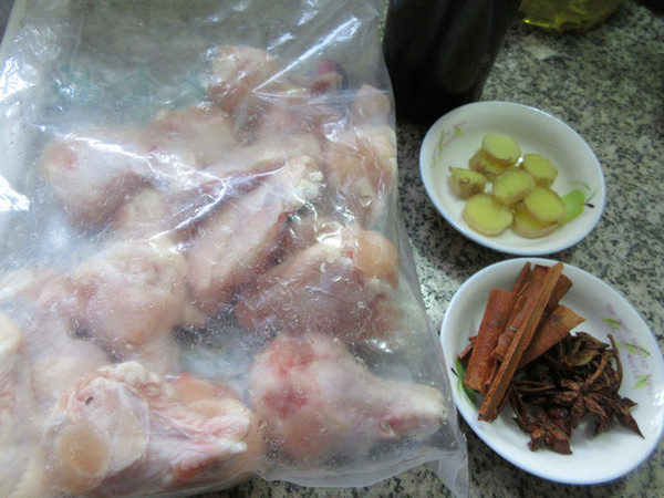 蒸醬小雞腿的做法-醬香味蒸菜譜-易網<a href=http://www.xllyou.com/ target=_blank class=infotextkey>健康養生</a>網 蒸醬小雞腿的做法-醬香味蒸菜譜