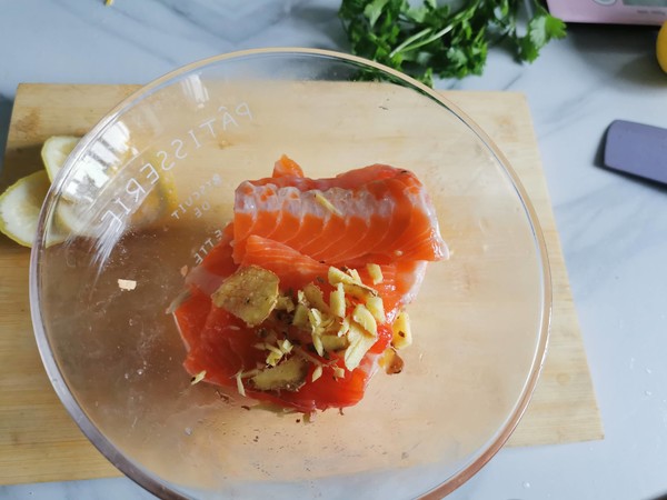 炸三文魚排的做法-咸鮮味炸菜譜-易網(wǎng)健康養(yǎng)生網(wǎng) 炸三文魚排的做法-咸鮮味炸菜譜