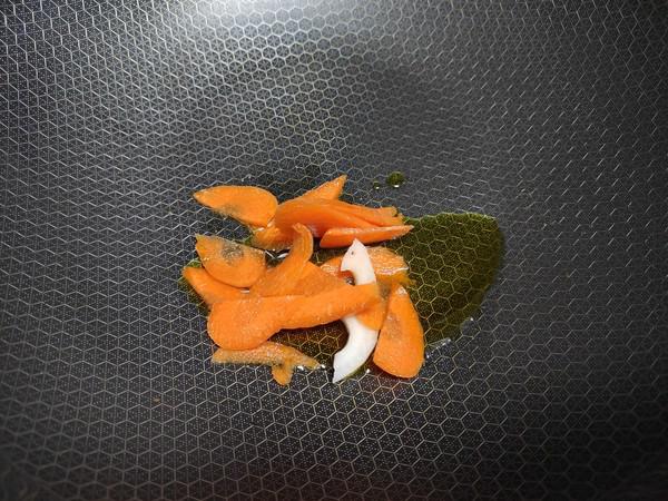 清炒脆藕的做法-家常味炒菜譜-易網(wǎng)健康養(yǎng)生網(wǎng) 清炒脆藕的做法-家常味炒菜譜