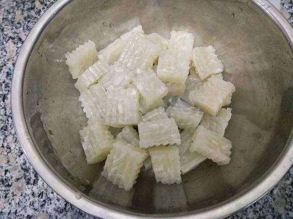 麻辣皮凍的做法-麻辣味拌菜譜-易網(wǎng)<a href=http://www.xllyou.com/ target=_blank class=infotextkey>健康養(yǎng)生</a>網(wǎng) 麻辣皮凍的做法-麻辣味拌菜譜