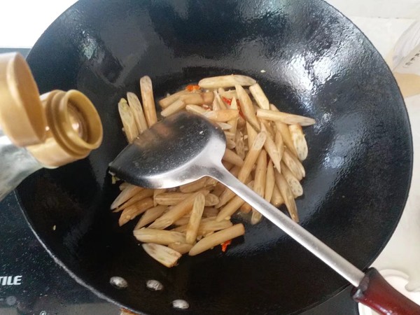 酸脆藕心菜的做法-酸辣味炒菜譜-易網健康養生網 酸脆藕心菜的做法-酸辣味炒菜譜