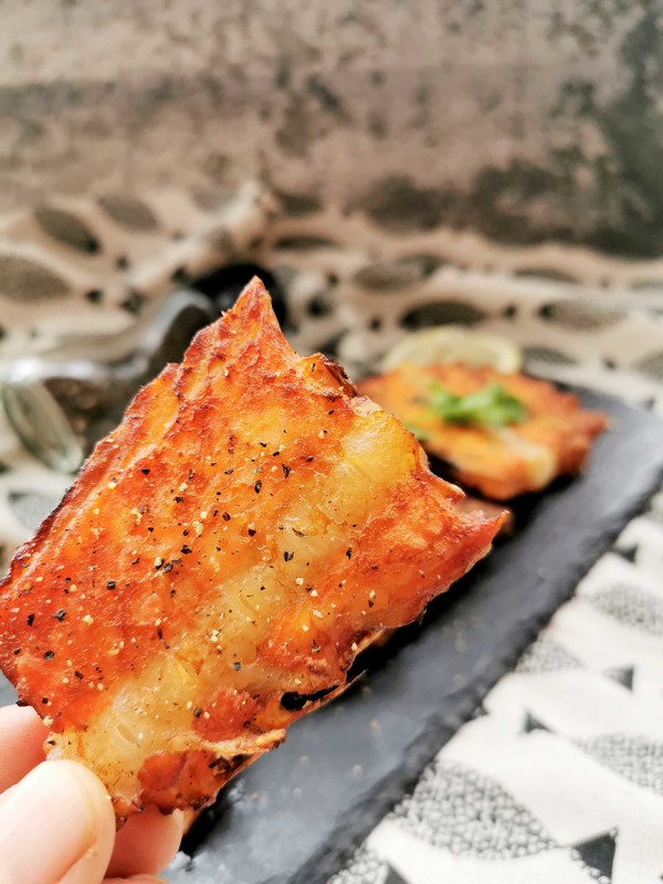 炸三文魚排的做法-咸鮮味炸菜譜-易網(wǎng)健康養(yǎng)生網(wǎng) 炸三文魚排的做法-咸鮮味炸菜譜