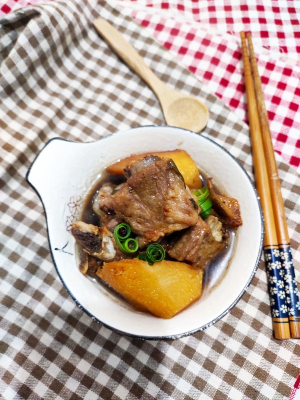 蒜香土豆蒸排骨的做法-家常味蒸菜譜