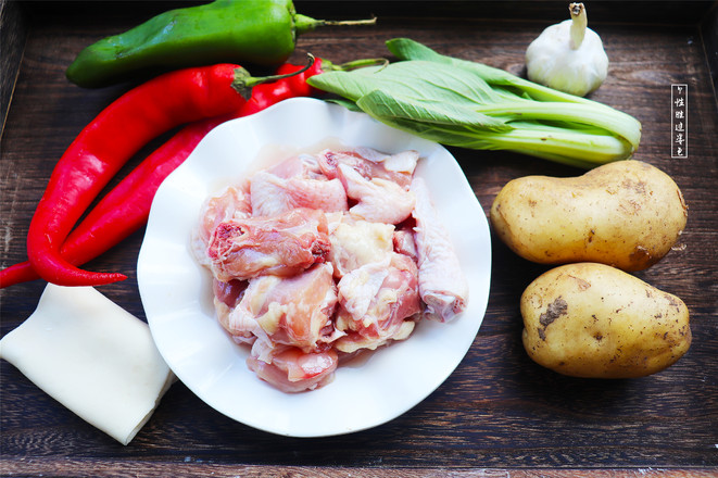 新疆大盤雞的做法-家常味炒菜譜-易網(wǎng)<a href=http://www.xllyou.com/ target=_blank class=infotextkey>健康養(yǎng)生</a>網(wǎng) 新疆大盤雞的做法-家常味炒菜譜