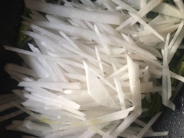 白蘿卜絲炒羊肉的做法-家常味炒菜譜-易網(wǎng)健康養(yǎng)生網(wǎng) 白蘿卜絲炒羊肉的做法-家常味炒菜譜