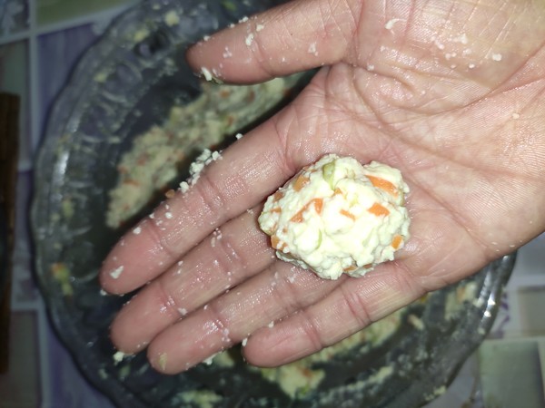 豆腐丸子的做法-咸鮮味炸菜譜-易網(wǎng)健康養(yǎng)生網(wǎng) 豆腐丸子的做法-咸鮮味炸菜譜