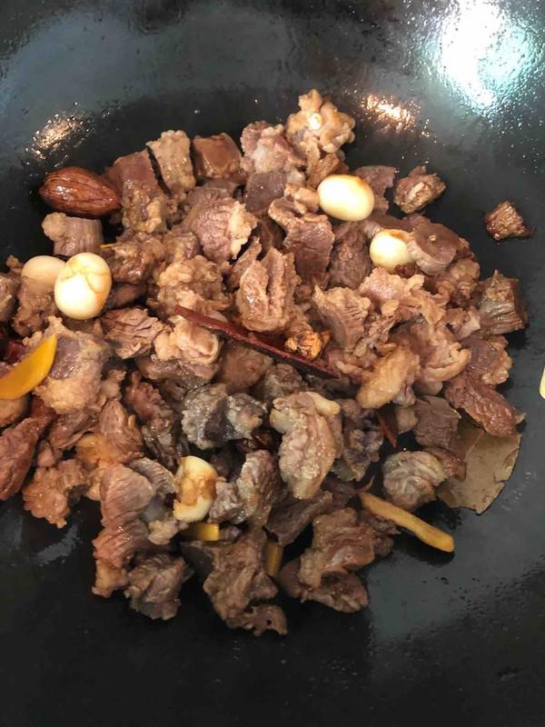 紅燒牛腩（家常版）的做法-醬香味燜菜譜