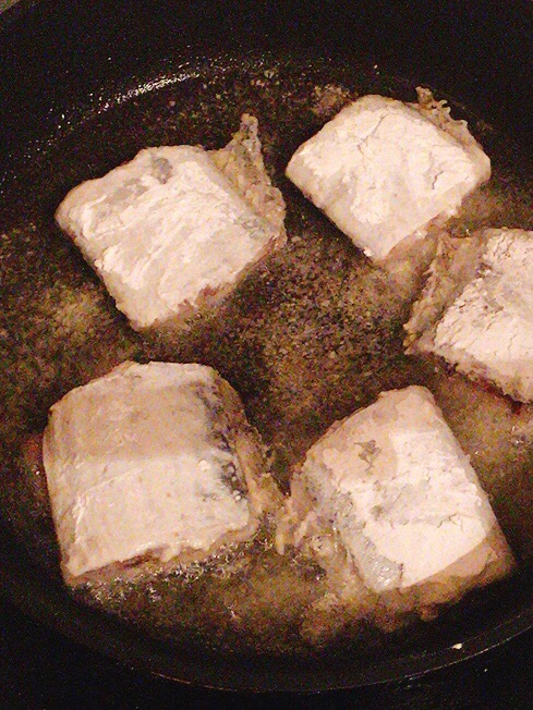 煎帶魚的做法-咸鮮味煎菜譜-易網(wǎng)健康養(yǎng)生網(wǎng) 煎帶魚的做法-咸鮮味煎菜譜