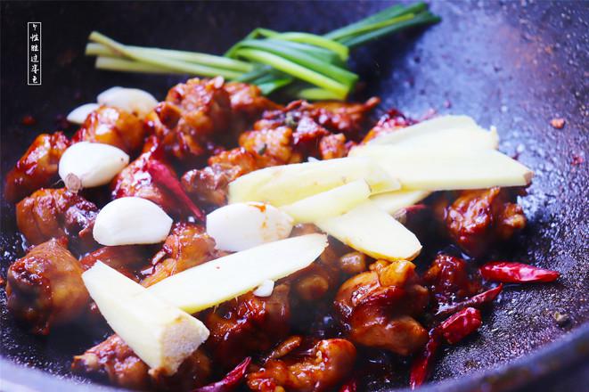 新疆大盤雞的做法-家常味炒菜譜-易網(wǎng)健康養(yǎng)生網(wǎng) 新疆大盤雞的做法-家常味炒菜譜